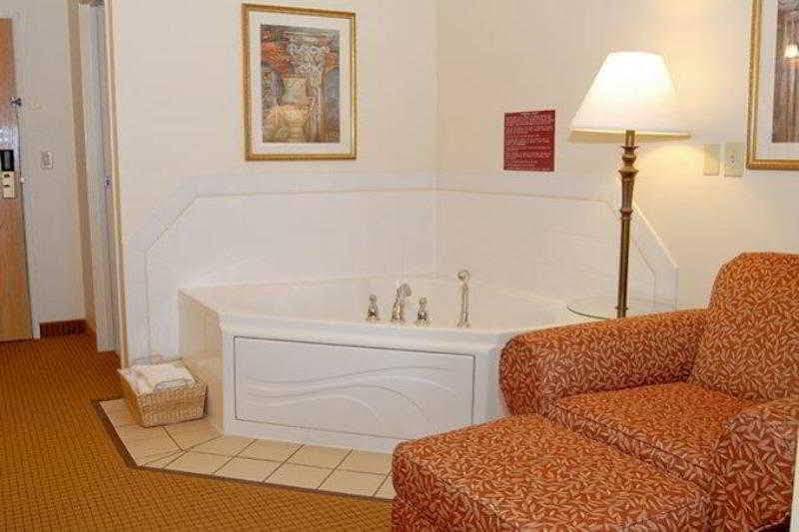 Best Western Wapakoneta Inn Ngoại thất bức ảnh
