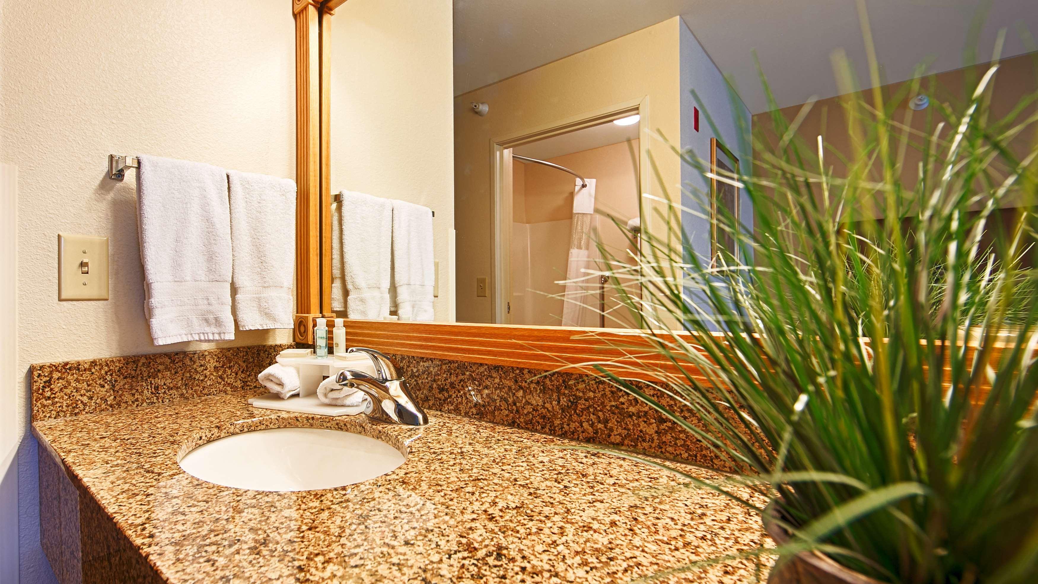 Best Western Wapakoneta Inn Ngoại thất bức ảnh